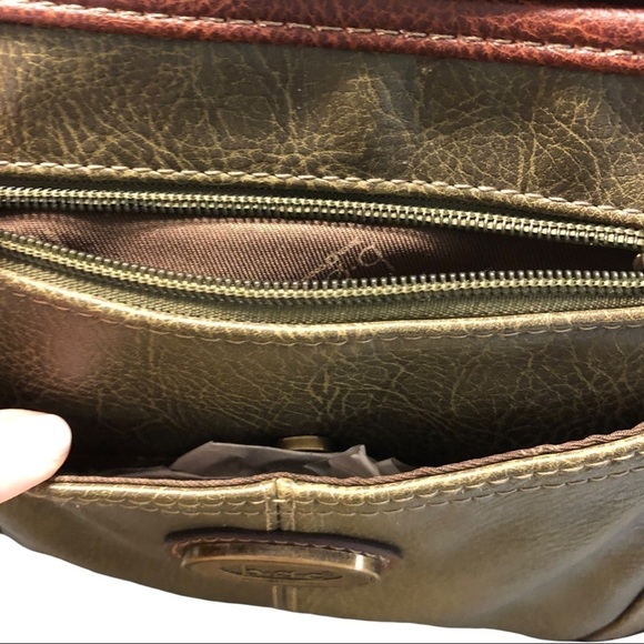 b.o.c. Purse with Charging Bank, Crossbody, Green - Picture 4 of 8